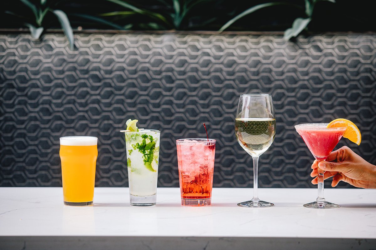 Discover Late Night & Happy Hour Deals on Food and Drinks